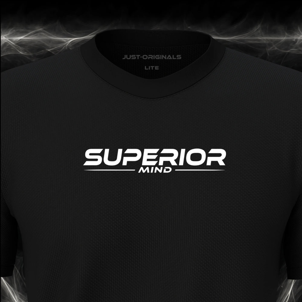 Close-up of the JUST-ORIGINALS™ MAXPULSE™ LITE Men SUPERIOR MIND design on a BlackPulse™ performance t-shirt, featuring white SUPERIOR MIND typography, a white underline, and premium neck label.